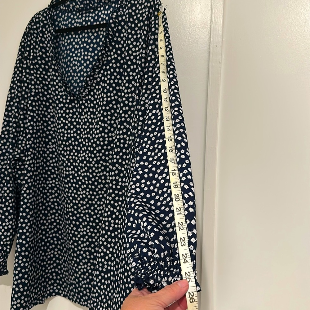 Bloomchic, 28 Plus, Navy Blue w/White small flowers, Long Sleeves/V-neck - Picture 3 of 6